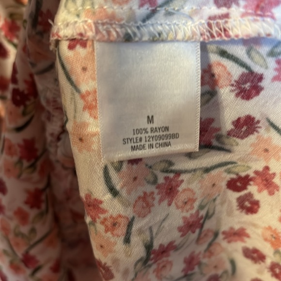 Blue Rain Floral medium blouse - Picture 5 of 6